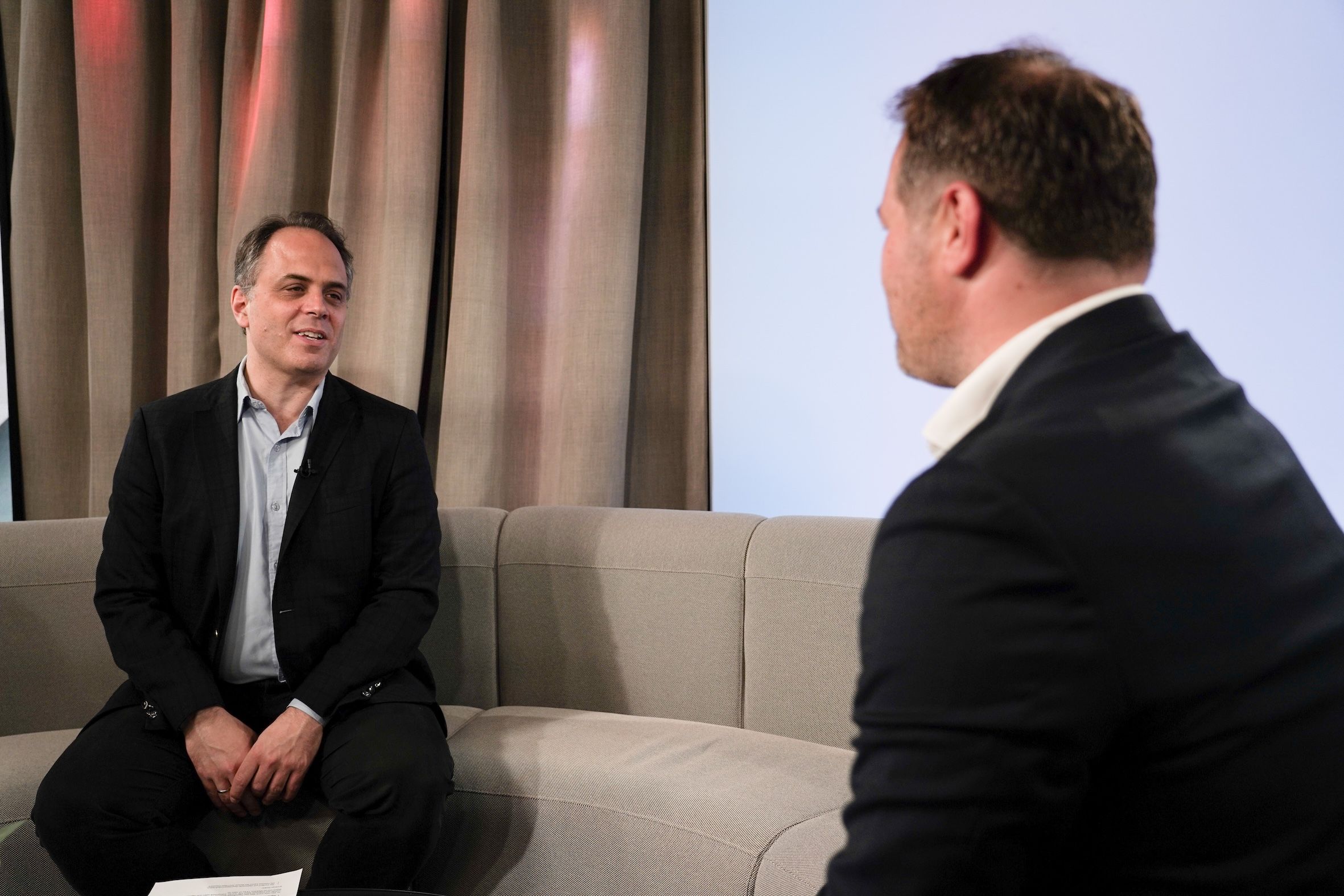 Daniel Resch (r.) im Gespräch mit exxpress-Redakteur Stefan Beig (l.)