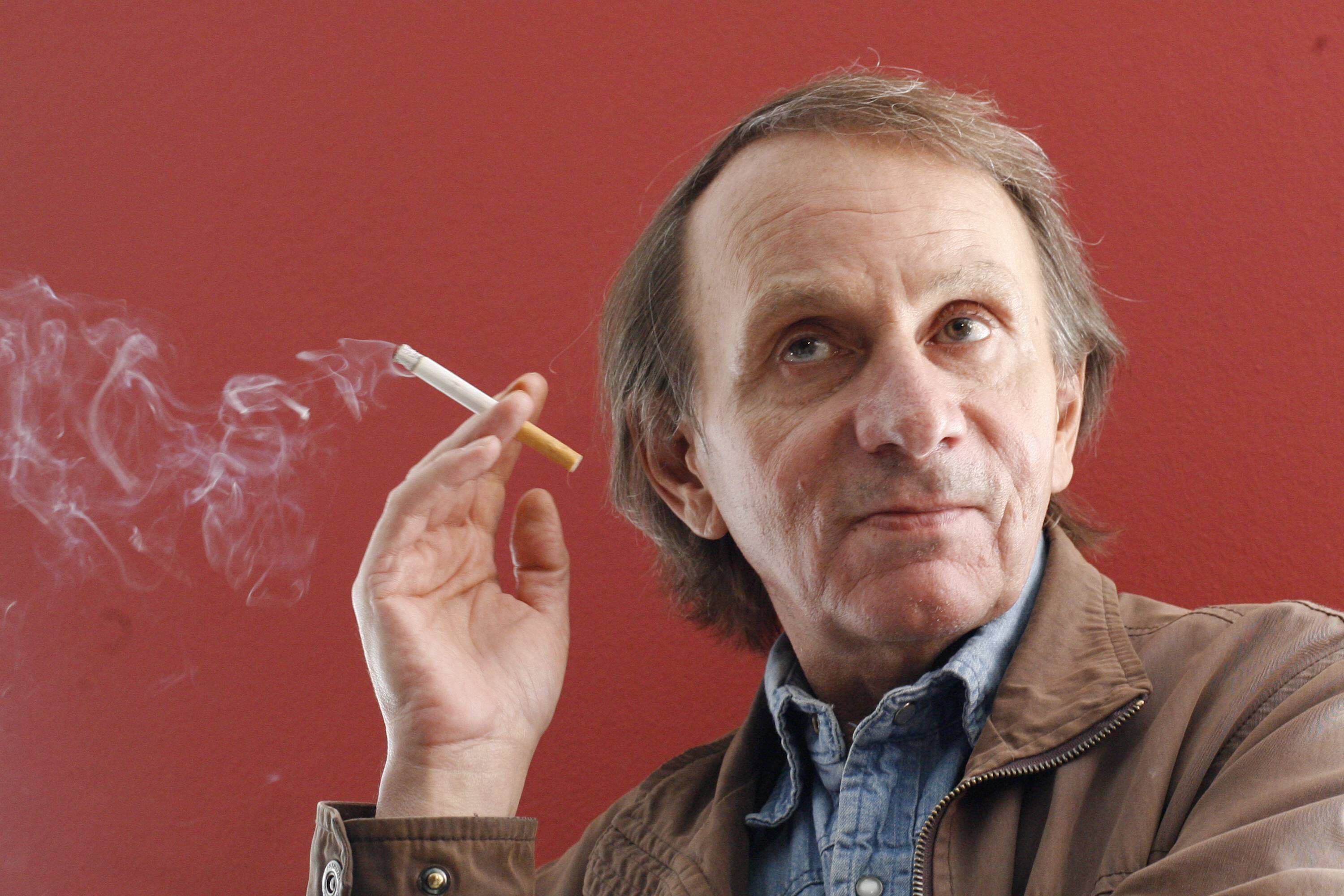Frankreichs berühmt-berüchtigter Bestsellerautor Michel Houellebecq (z.B. „Unterwerfung“) kritisiert das neue Euthanasie-Gesetz mit drastischen Worten.