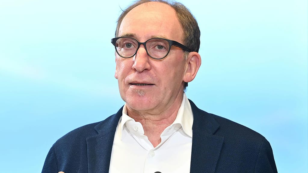 Rauch bleibt im Panikmodus: Maskenpflicht bis (mindestens) Juli! - politik - exxpress Nachrichten