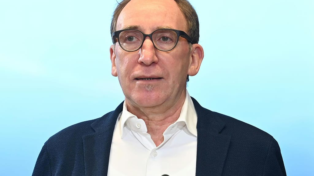 Mahrer-Sager über sozialen Unfrieden: Minister Rauch „fassungslos“ - politik - exxpress Nachrichten