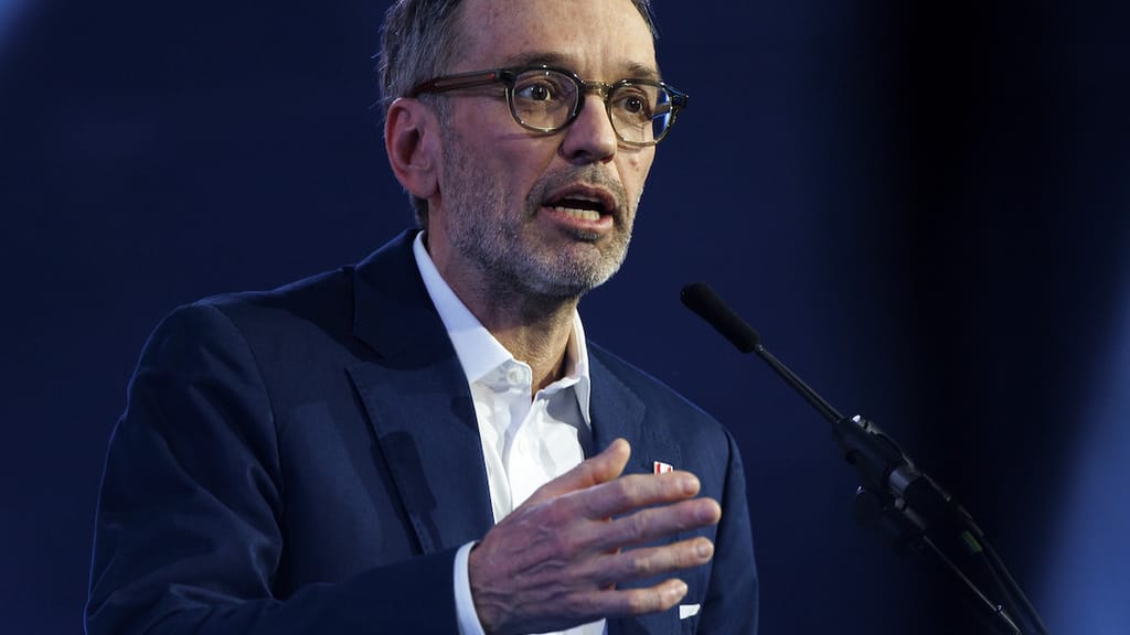 Wahlkampf-Bombe in Graz: Kickl wettert gegen „Swingerklub der Machtlüsternen“ - politik - exxpress Nachrichten