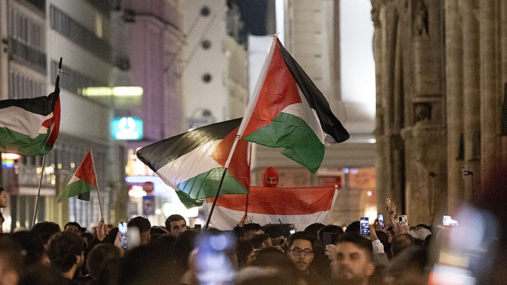 Abscheuliche Anti-Israel-Demo in Wien: "Hummus-fressende Kriegstreiber" - news - exxpress Nachrichten
