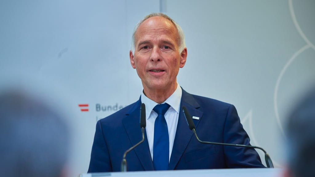 Kickls "rechte Hand" boykottiert U-Ausschuss: "Rotzfrechem" Beamten droht Beugestrafe - politik - exxpress Nachrichten