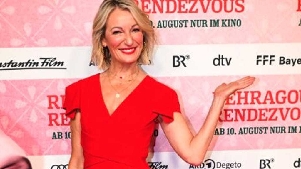 Fürstliches Comeback: Gloria von Thurn und Taxis holt Monika Gruber zurück auf die Bühne - lifestyle - exxpress Nachrichten