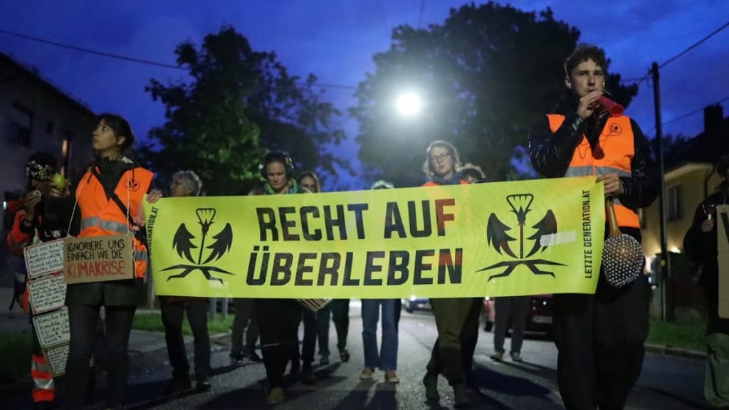 „Nehammer, wach auf!“: Klima-Kleber wollen Kanzler mit lautem Protestmarsch durch Hietzing wecken - news - exxpress Nachri...