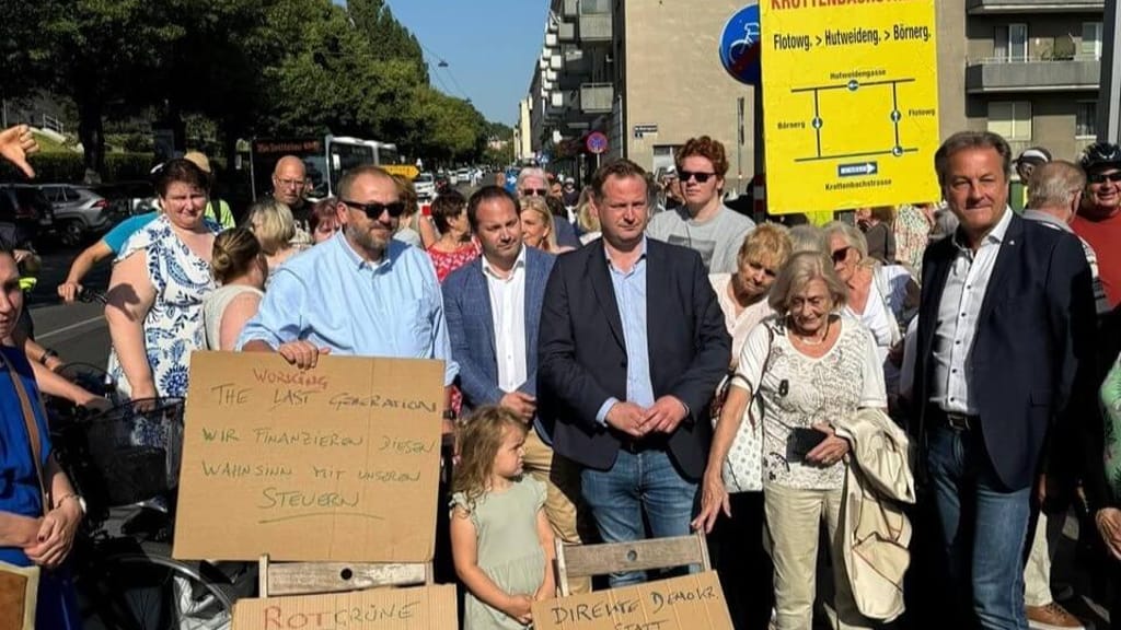 Parkplatzverlust und Bauwahnsinn: Wiener Bezirk sagt ‘Nein’ zum ‘Geister-Radweg’ - news - exxpress Nachrichten