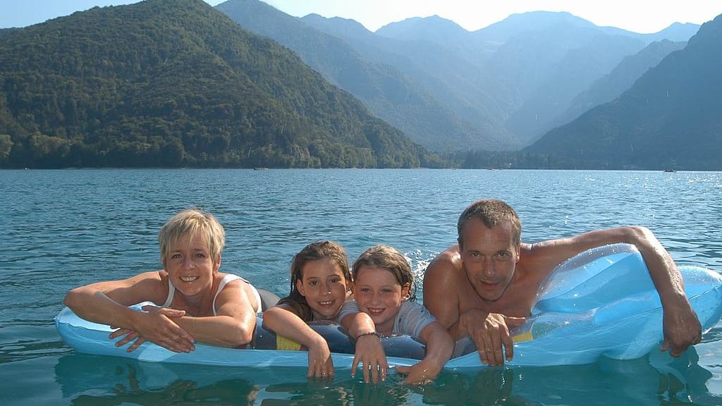 Hallo, Klima-Freaks: "Ausgetrockneter" Gardasee so voll wie seit 47 Jahren nicht - news - exxpress Nachrichten