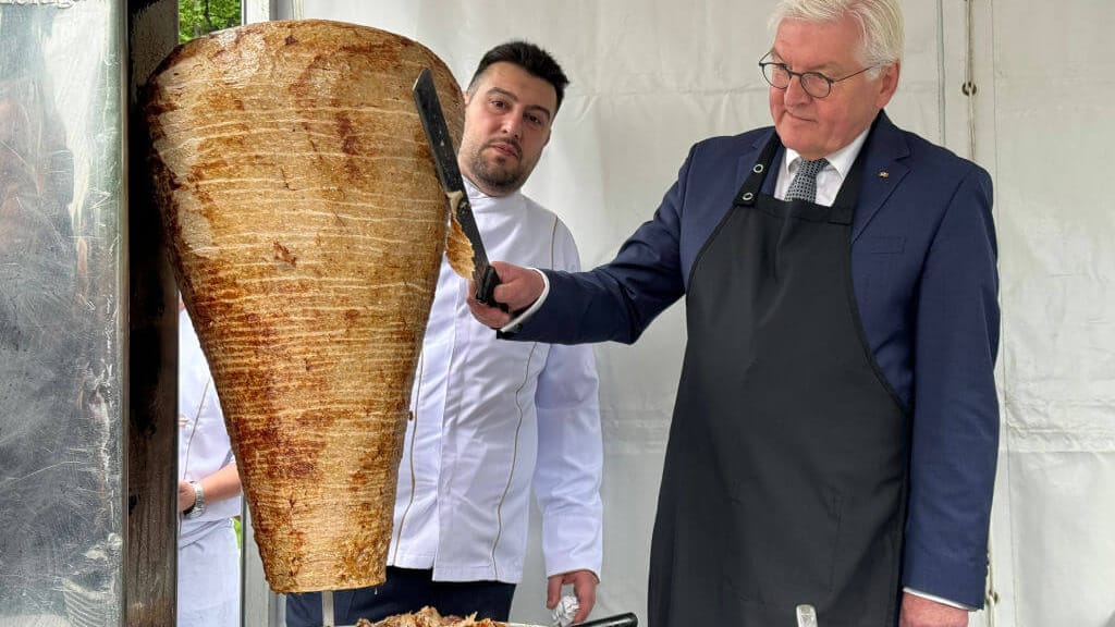 Erbitterter Kampf um den Döner: Türkei und Deutschland kreuzen die Kebabmesser - news - exxpress Nachrichten