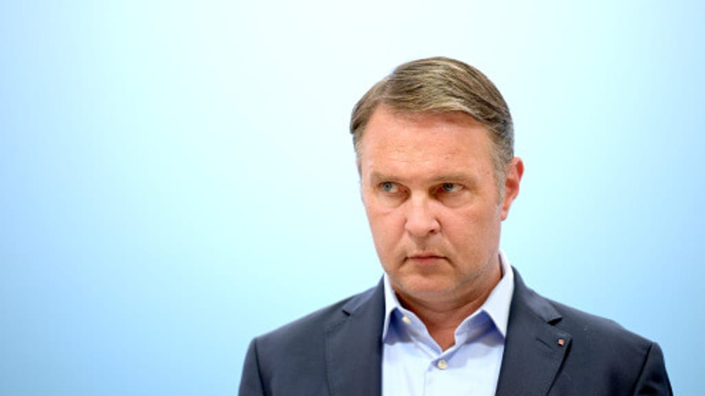 "Dampfplauderer": Ex-SPÖ-Spitzenfunktionär rechnet mit Babler ab - politik - exxpress Nachrichten