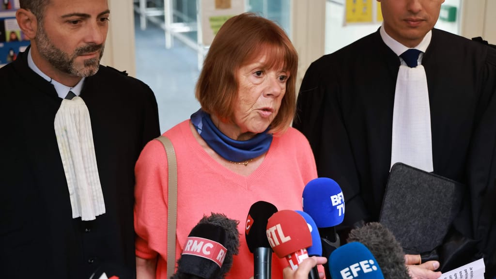 Endlich geständig: Mann, der seine Frau von 50 Männern vergewaltigen ließ - news - exxpress Nachrichten
