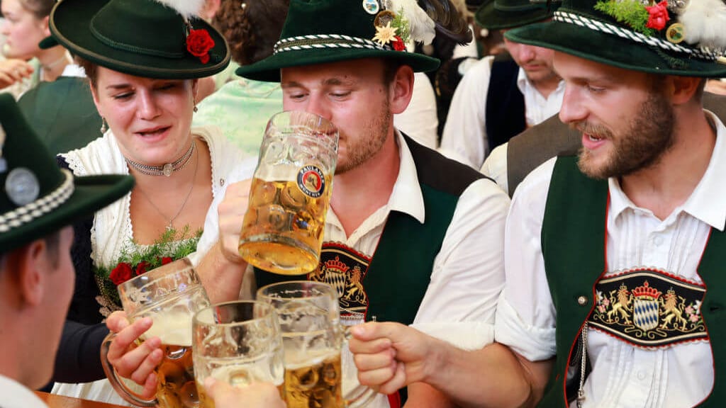Festnahme! Rumänischer Oktoberfest-Ordner soll 22-Jährige vergewaltigt haben - news - exxpress Nachrichten