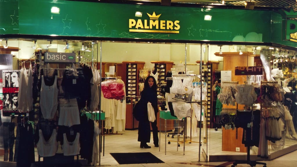 Erst Drag-Queen-Kampagne, jetzt Millionenverlust bei Palmers - economy - exxpress Nachrichten