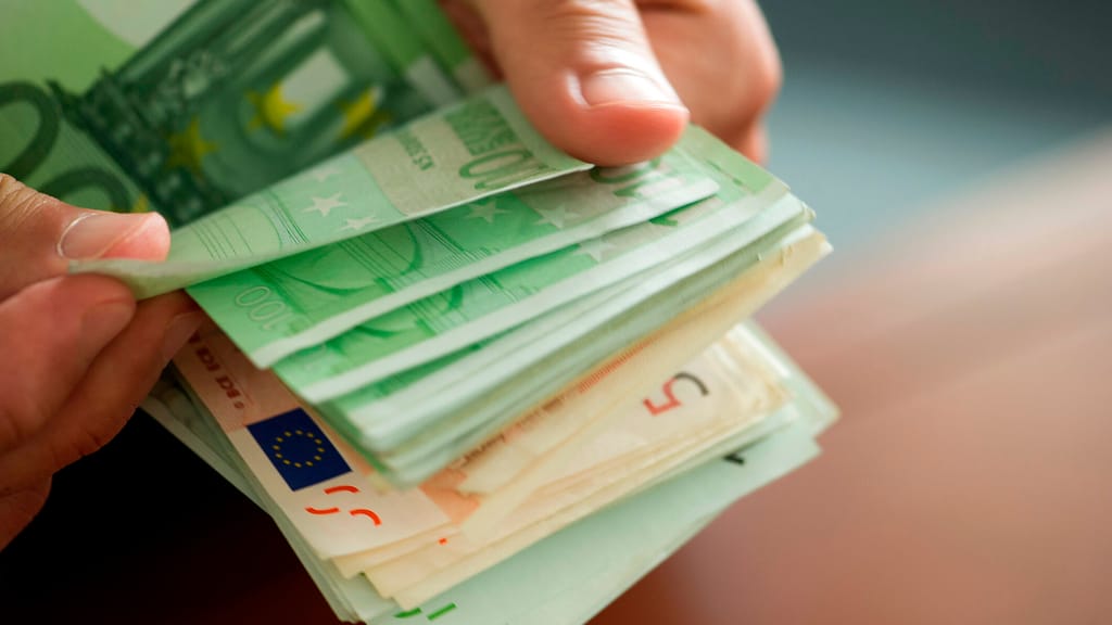 Polizeibekannte zwölfköpfige Familie aus Bulgarien kassiert über 17.000 Euro Staatshilfe im Monat - politik - exxpress Nac...