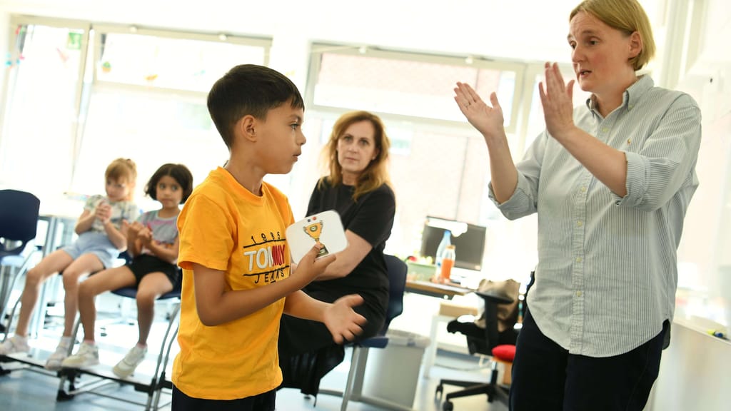 Bildungsexperte malt düsteres Bild: Haben an unseren Schulen ein gewaltiges Problem - news - exxpress Nachrichten