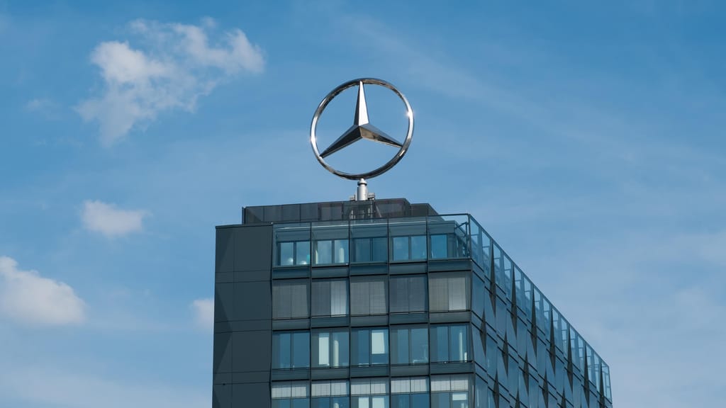 Die Automobilkrise spitzt sich zu: BMW und Mercedes kämpfen mit dramatischen Umsatzeinbrüchen - economy - exxpress Nachric...