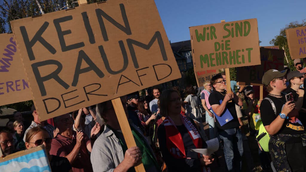 Selbsternannte Hüter der Demokratie: Antrag auf Verbot der AfD rückt in greifbare Nähe - politik - exxpress Nachrichten