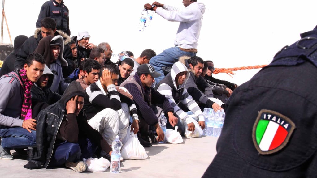 Meloni gegen Justiz: Italien beharrt auf Migranten-Lager in Albanien - politik - exxpress Nachrichten
