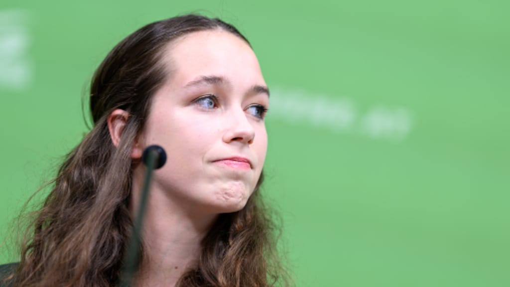Einigung erzielt: Lena Schilling und Ehepaar Bohrn Mena legen Rechtsstreit bei - news - exxpress Nachrichten