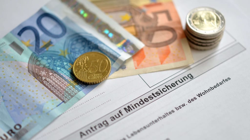 Sozialhilfe ohne Limit: Hohe Summen für kinderreiche Asylwerber sorgen erneut für Aufruhr - politik - exxpress Nachrichten