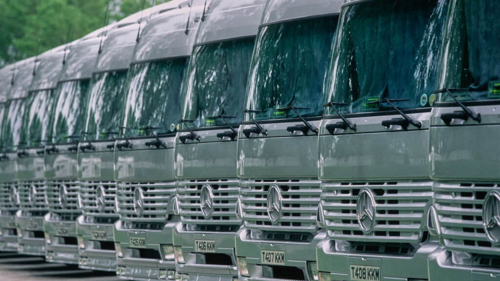 Auswirkungen auf Daimler-Konzern: Dramatischer Gewinneinbruch bei Mercedes-Benz Trucks - economy - exxpress Nachrichten