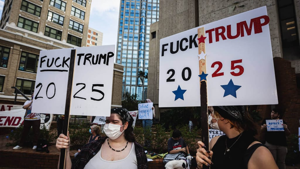 Radikale Feministinnen treten in Sexstreik, um gegen Donald Trump zu protestieren - politik - exxpress Nachrichten