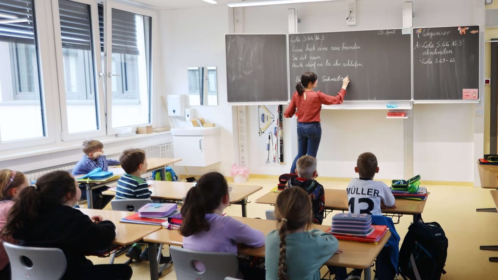 Wien: Immer mehr Lehrer ohne abgeschlossene Ausbildung - politik - exxpress Nachrichten