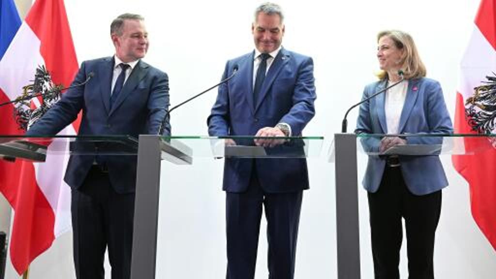 Nach Steiermark-Wahl: Koalitionsverhandlungen gehen trotz Wahlschlappe weiter - politik - exxpress Nachrichten
