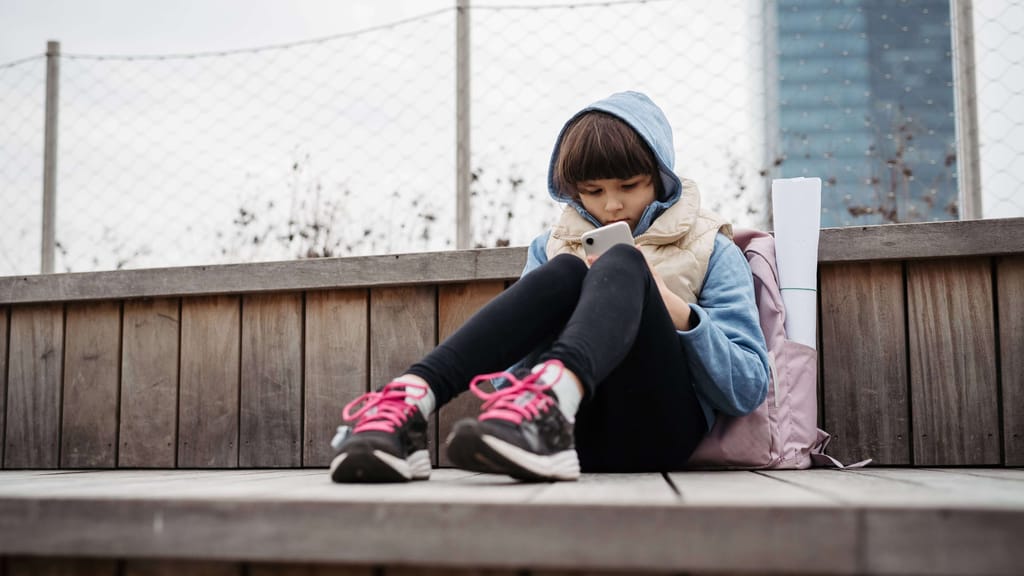 Neue Studie zeigt: Jugendliche verbringen immer mehr Zeit am Smartphone - news - exxpress Nachrichten