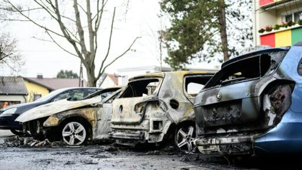 Sechs Autos abgebrannt: Verdächtiger Syrer festgenommen - news - exxpress Nachrichten