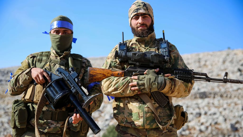 Offensive im Norden von Syrien gegen Assad: Dschihadisten erobern Aleppo und belagern Hama - politik - exxpress Nachrichten