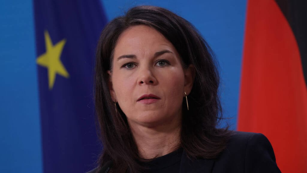 „1,3 Milliarden Menschen in Europa“: DPA und ZDF verfälschen Baerbock-Zitat, um Ministerin zu schützen - politik - exxpres...
