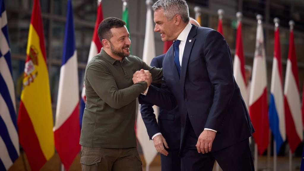 Nehammer trifft Selenskyj: Wird Österreich Gastgeber für Friedensgespräche? - politik - exxpress Nachrichten