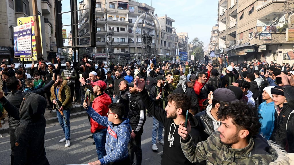 Syrer feiern offizielles Ende von Assads Regime – Assad tot? - news - exxpress Nachrichten