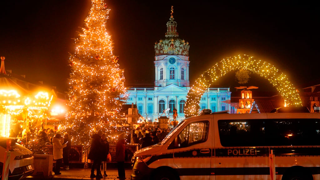 Junger Afghane soll Anschlag auf Christkindlmarkt geplant haben - news - exxpress Nachrichten