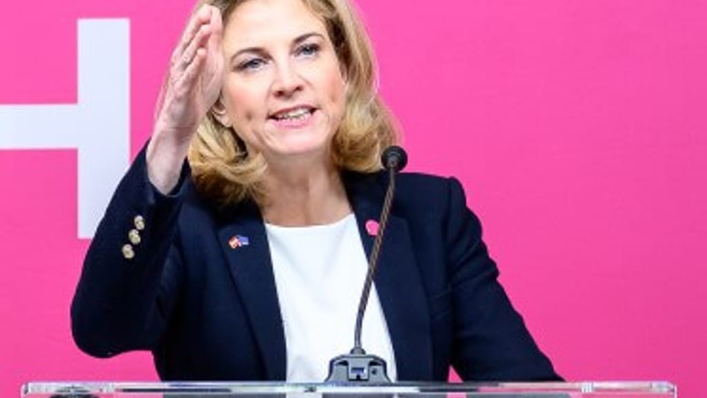 Kommentare zum Ampel-Aus: NEOS werden bejubelt - politik - exxpress Nachrichten