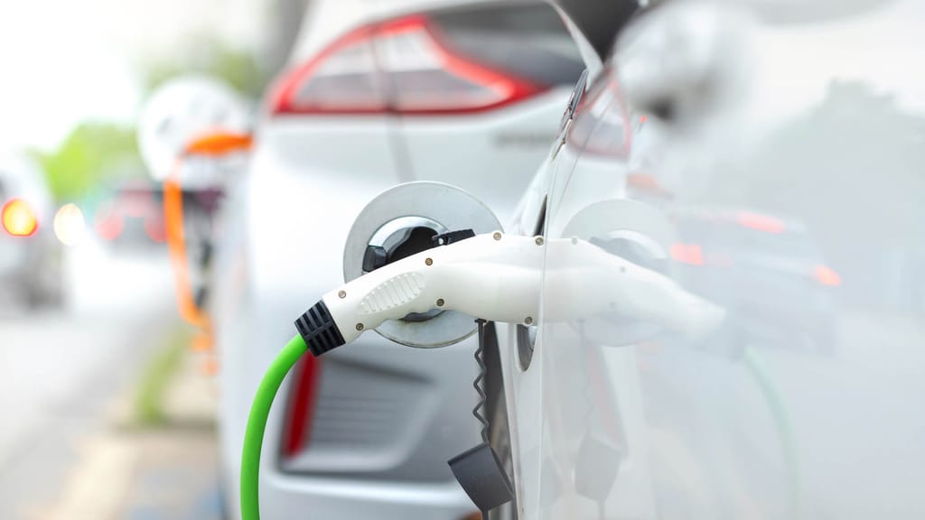 Elektroautos auf der Bremsspur: Warum der E-Auto-Boom ins Stocken gerät - news - exxpress Nachrichten