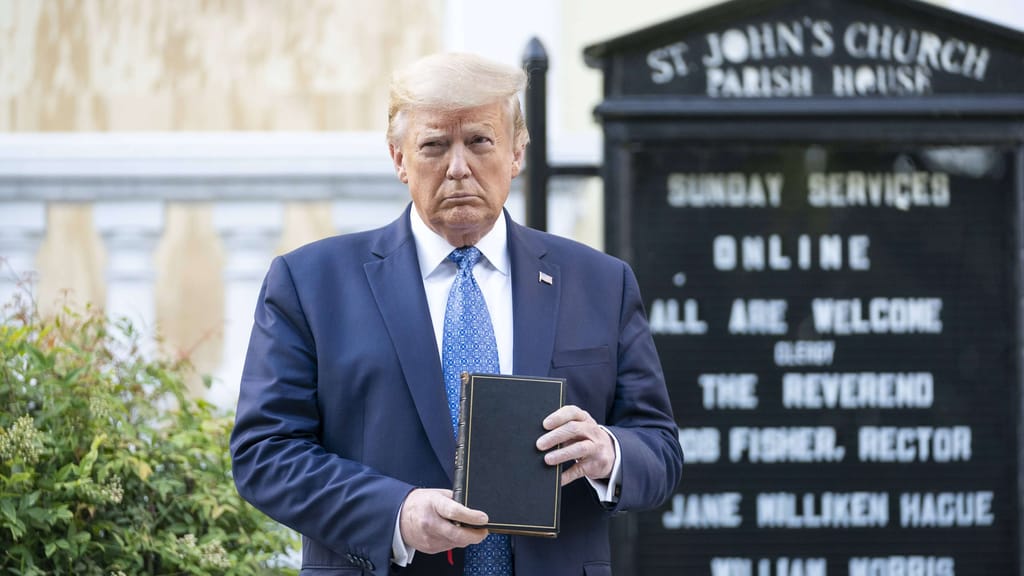 Trump verschärft Migrationspolitik: Festnahme illegaler Migranten sogar in Kirchen - politik - exxpress Nachrichten