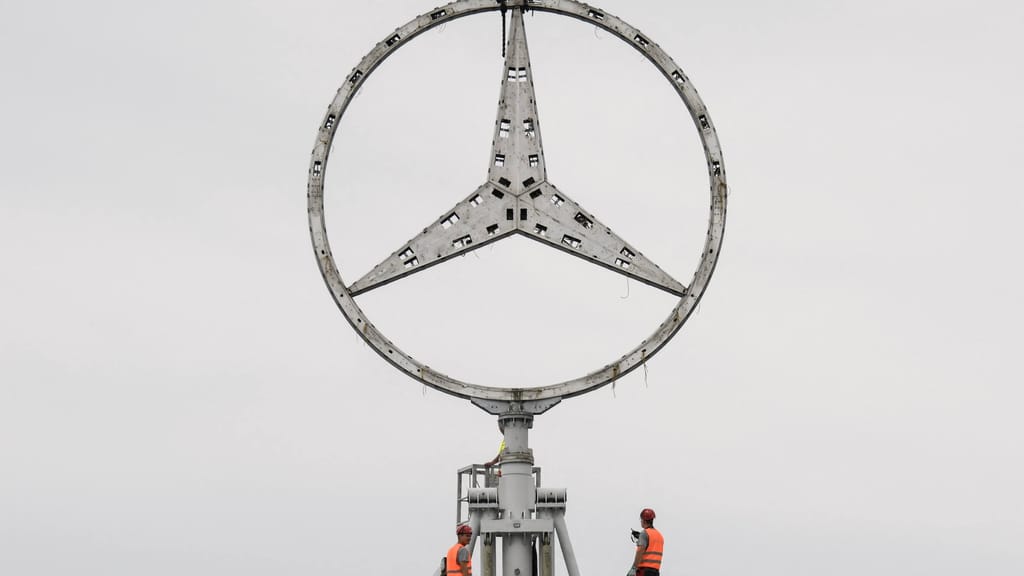 Mercedes-Benz vor einem harten Schnitt: Der Sparplan nimmt Gestalt an - economy - exxpress Nachrichten