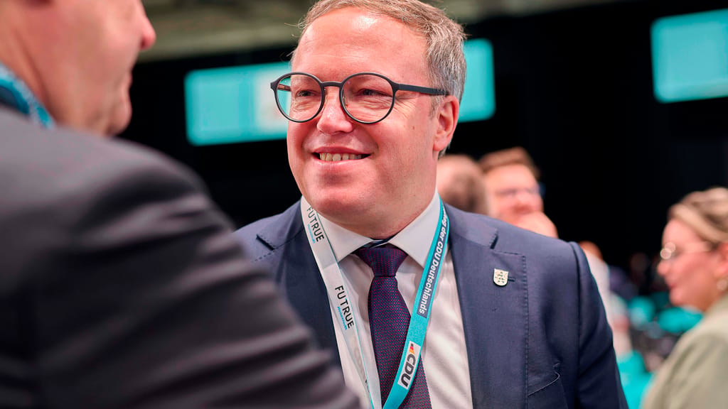 „Existiert nicht mehr!“: Erster CDU-Ministerpräsident erklärt „Brandmauer“ für beendet - politik - exxpress Nachrichten