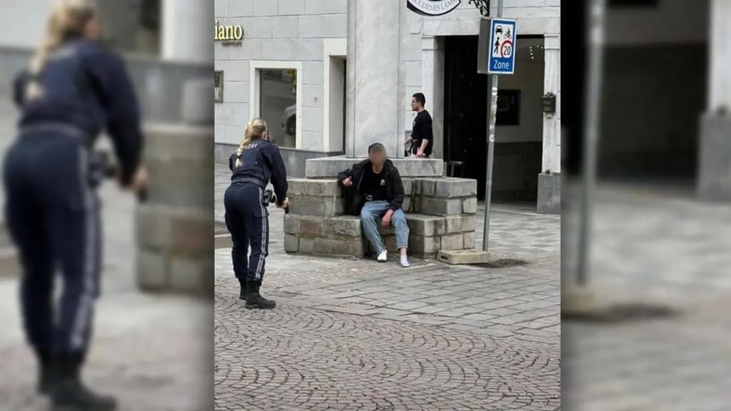 Messer-Terror in Villach: Hier lacht der Syrer Ahmad G. bei seiner Festnahme - news - exxpress Nachrichten