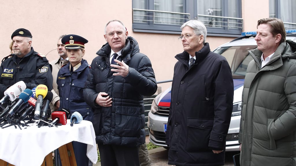 Eindeutige Beweise: Polizei wird in Wohnung von Villacher Terrorist fündig - news - exxpress Nachrichten