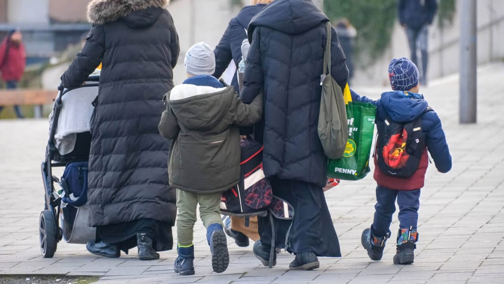 Familiennachzug: Ampel-Regierung verkündet Stopp – doch die Realität sieht anders aus - politik - exxpress Nachrichten