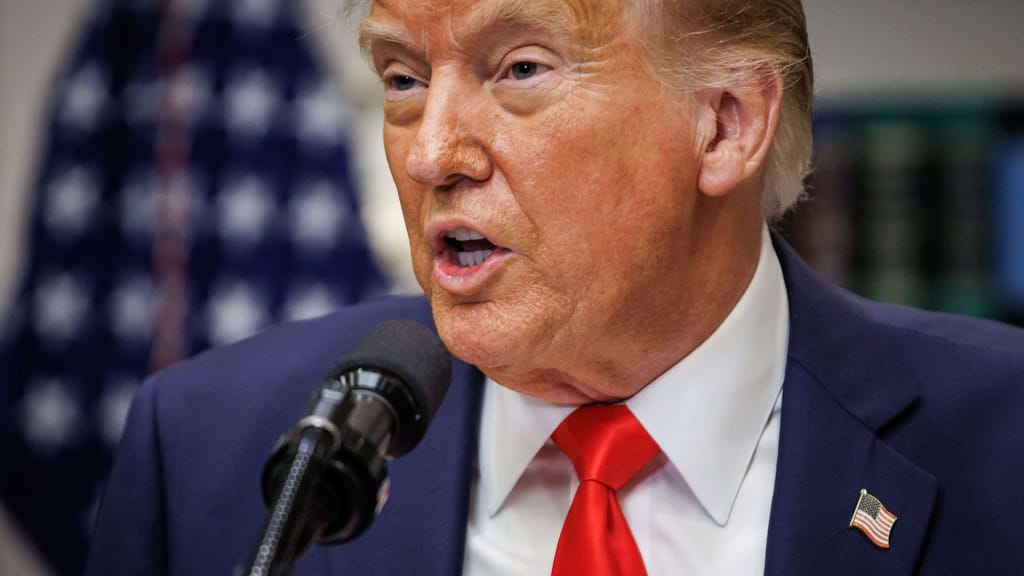 Trump warnt vor Migrantenkriminalität: "Wir dürfen nicht so enden wie Europa!" - politik - exxpress Nachrichten