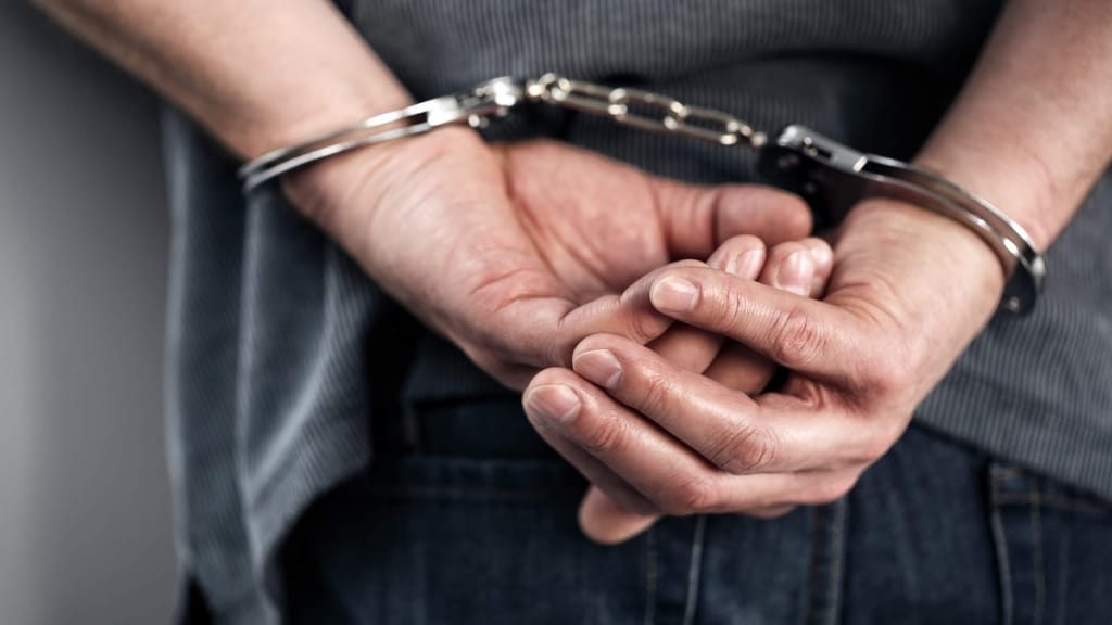 Afghane mit Machete vergewaltigt Frau – und beschwert sich bei Polizei - news - exxpress Nachrichten
