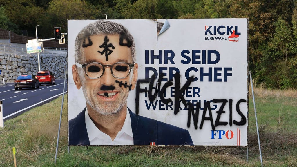 Hinterhältiger Angriff gegen FPÖ in Steiermark: Mehr als 100 Wahlplakate verunstaltet - politik - exxpress Nachrichten