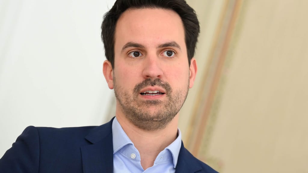 Wiederkehr: Strafe für Eltern bei Schul-Boykott – „Deutsch-Krise katastrophal!“ - politik - exxpress Nachrichten