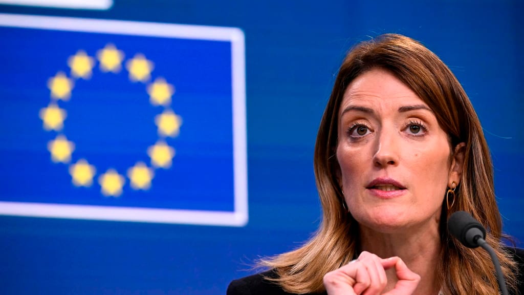 Mehrere Festnahmen im EU-Parlament: Bestechungsskandal um Huawei weitet sich aus - politik - exxpress Nachrichten