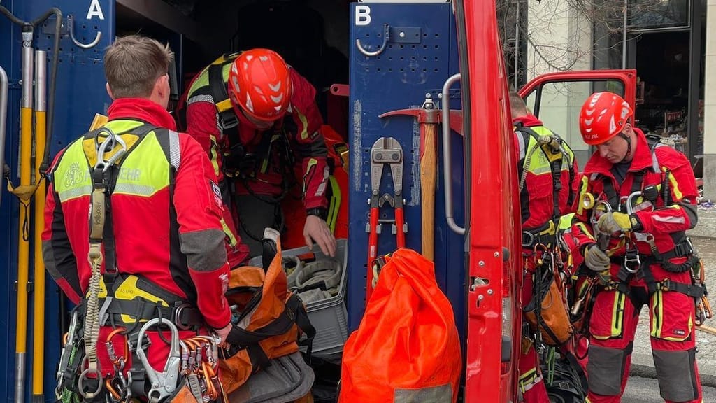 Kein Geld für Feuerwehr zur Brandbekämpfung – aber Seminare für „kritische Männlichkeit“ - news - exxpress Nachrichten