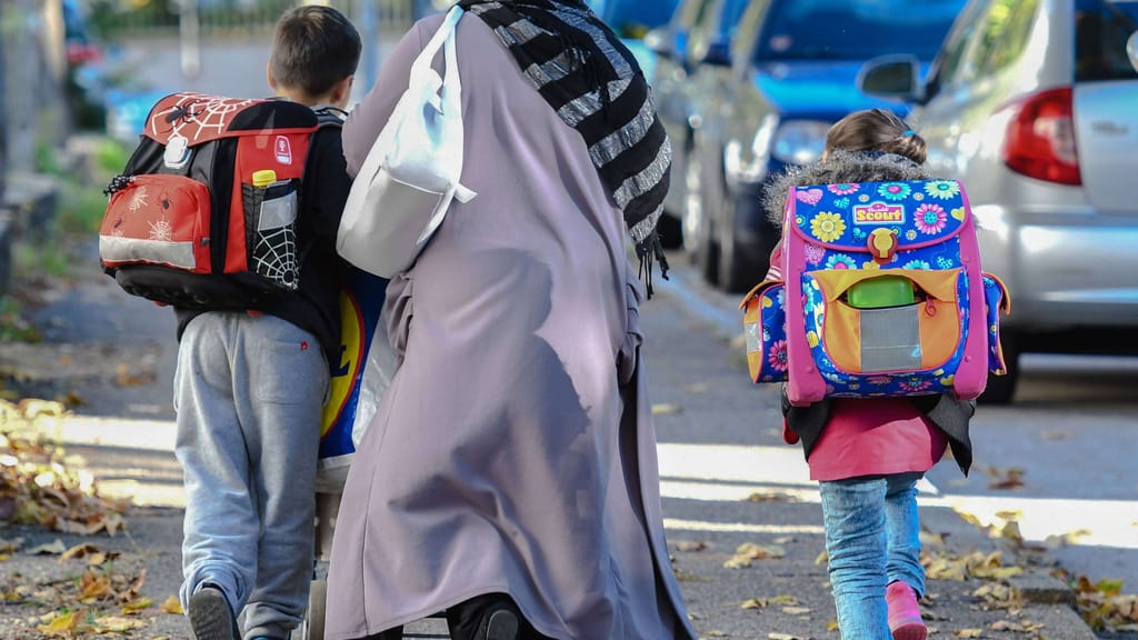 Kaum Jobs, kaum Deutsch: Harter ÖIF-Bericht zum Familiennachzug - politik - exxpress Nachrichten