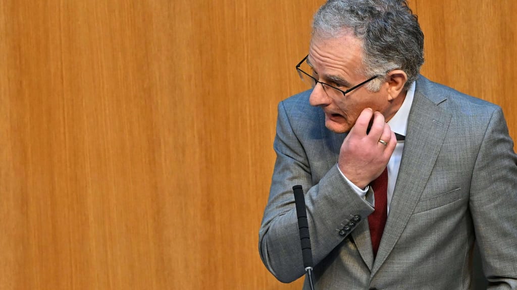 Politik verschleudert unser Steuergeld: Budget-Loch explodiert! - politik - exxpress Nachrichten